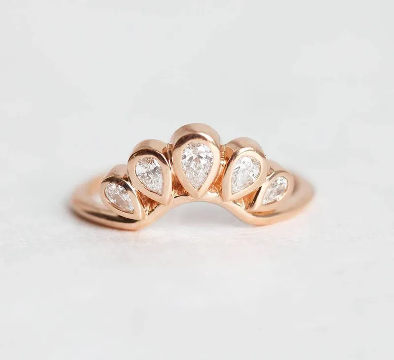 Solitaire Diamond Ring With Curved Diamond Crown vy 7