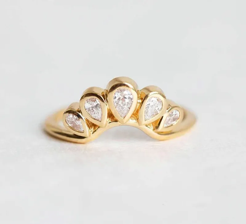 Solitaire Diamond Ring With Curved Diamond Crown vy 10