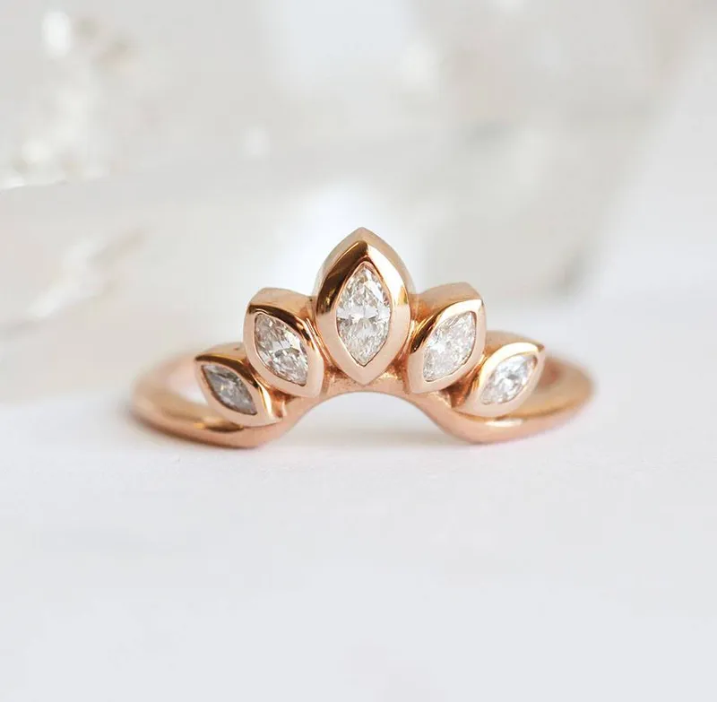 Solitaire Diamond Ring With Curved Diamond Crown vy 9