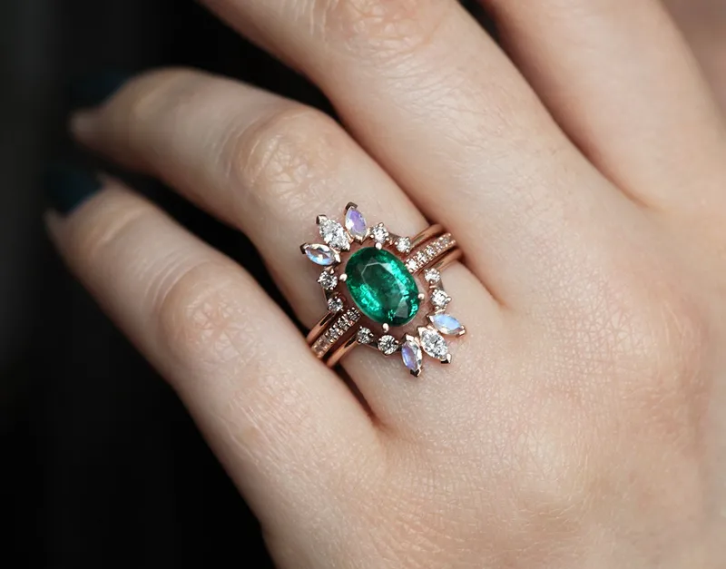 Stella Oval Emerald Ring vy 10