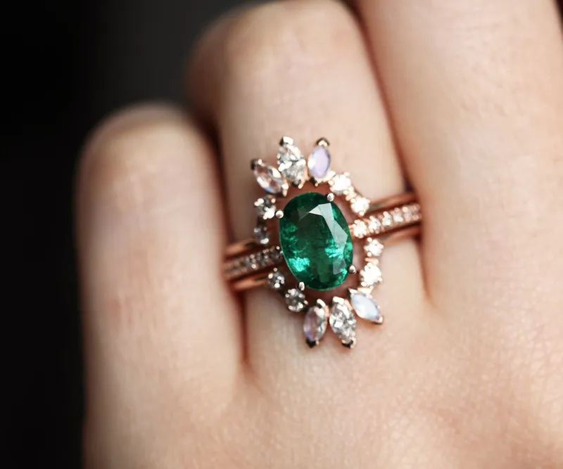 Stella Oval Emerald Ring vy 4