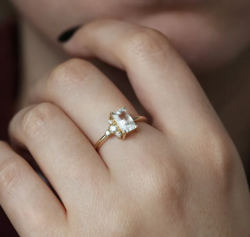 Theodore White Sapphire Diamond Ring vy 2
