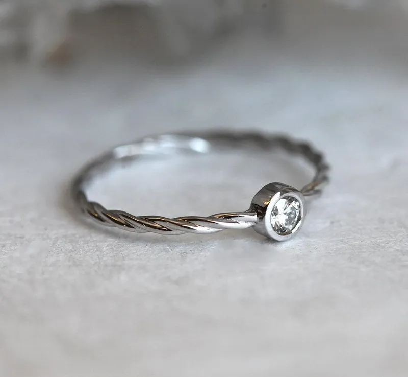 Tilda Diamond Ring vy 10