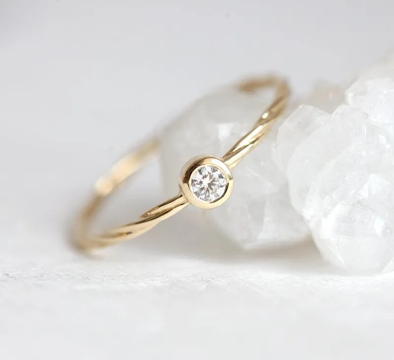 Tilda Diamond Ring vy 2