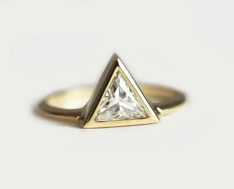 Triangle 0.75Ct Diamond Engagement Ring Or Set vy 3