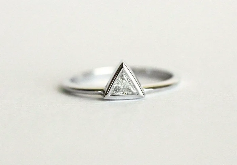 Triangle Cut Diamond 0.2 Carat Set In Gold Ring vy 3