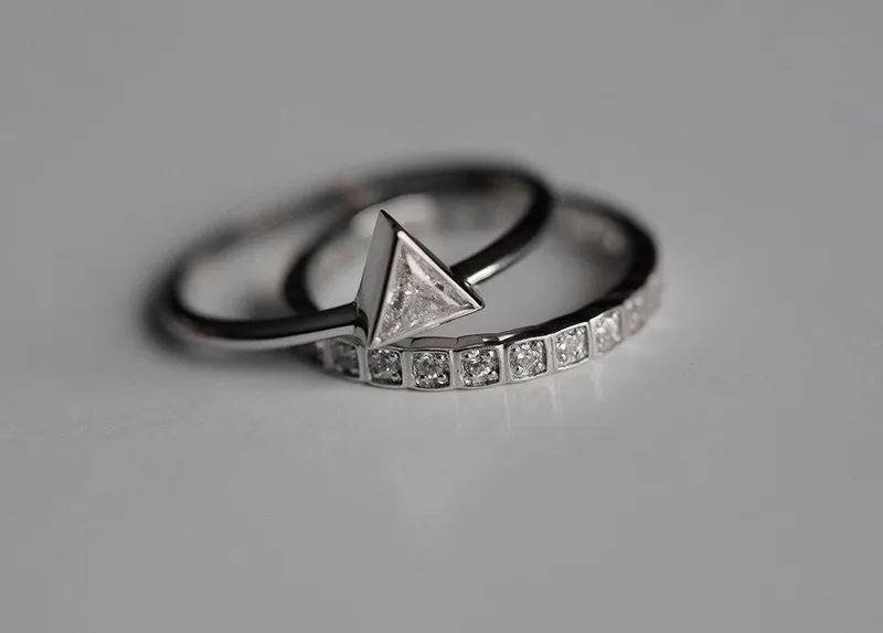 Triangle Cut Diamond 0.2 Carat Set In Gold Ring vy 5