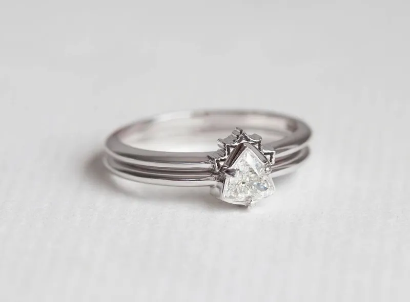 Trillion Diamond Ring, 14K Gold Solitaire Ring vy 5