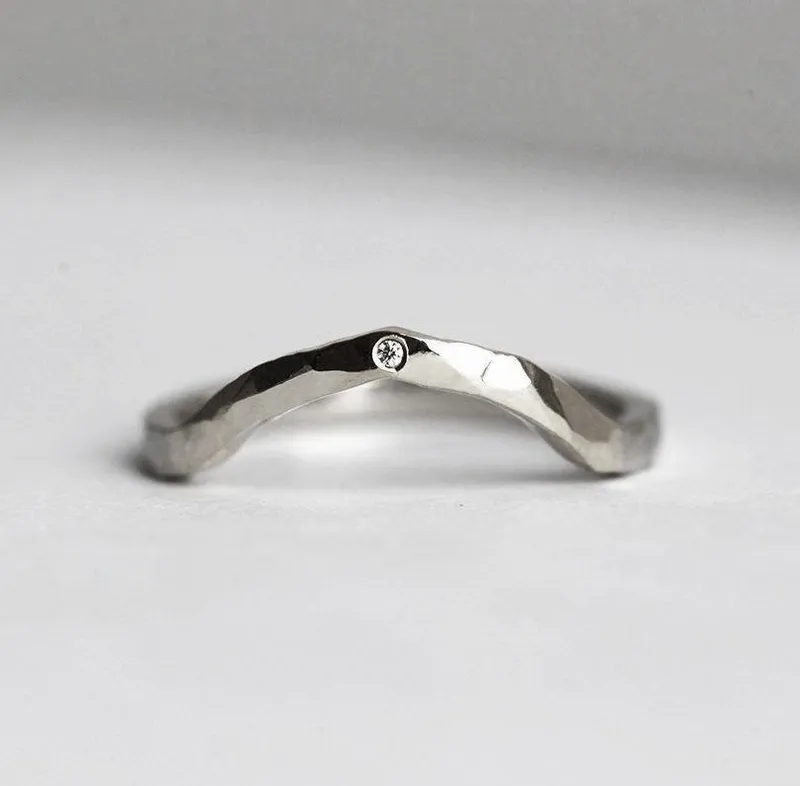 TWO TONED FLUSH DIAMOND HAMMERED FLAT BAND vy 7