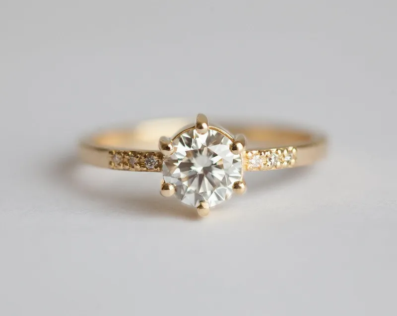 Uma Diamond Ring diamond round cut engagement ring