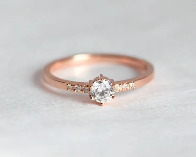 Uma Solitaire Diamond Engagement Ring vy 3