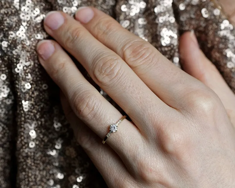 Uma Solitaire Diamond Engagement Ring vy 4