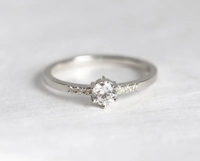 Uma Solitaire Diamond Engagement Ring vy 5
