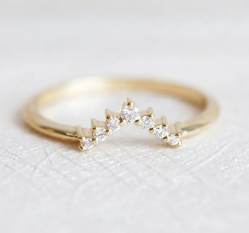 V Diamond Ring, Diamond Wedding Band round cut engagement ring