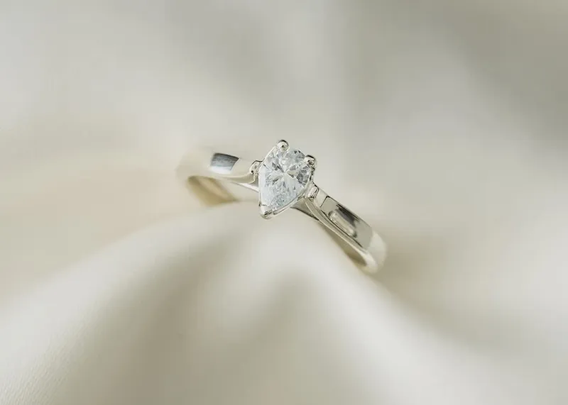 ALEXIA pear cut engagement ring