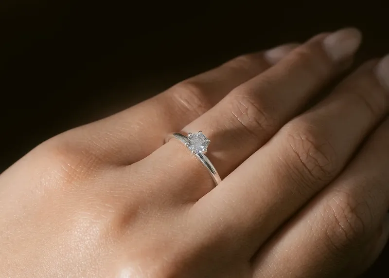ALORA round cut engagement ring