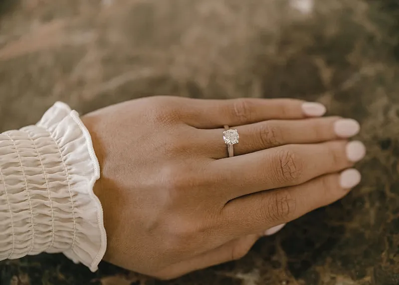 CHELSEA round cut engagement ring