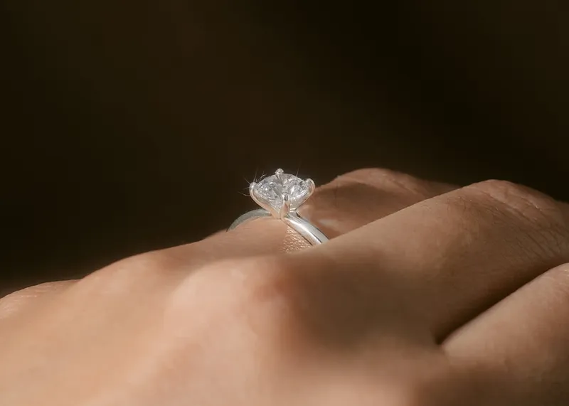 CORA round cut engagement ring