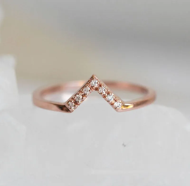 White Diamond Ring, V Diamond Band vy 4