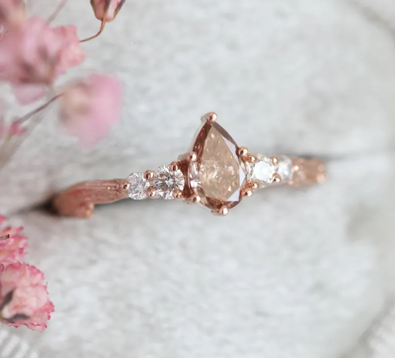 YVONNE DIAMOND RING vy 8