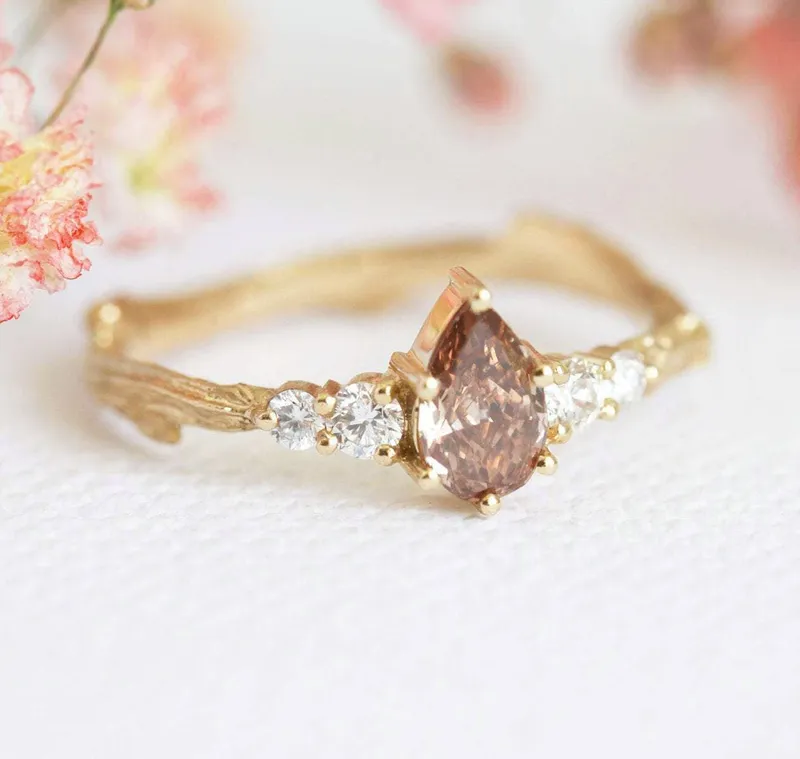 YVONNE DIAMOND RING vy 9