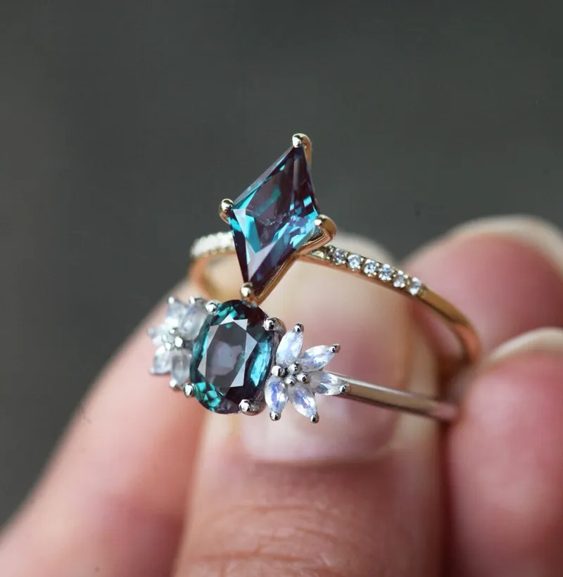 ZAHARA ALEXANDRITE RING view 5