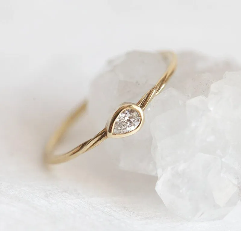 ZALA DIAMOND RING view 3