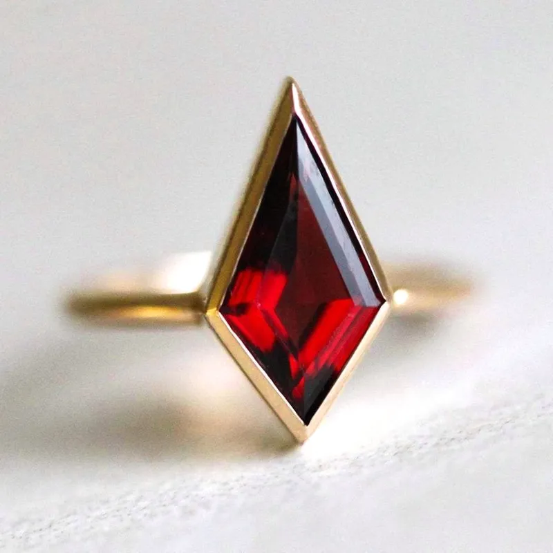 Zara Kite Garnet Ring vy 7