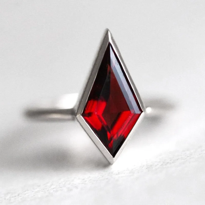 Zara Kite Garnet Ring vy 8