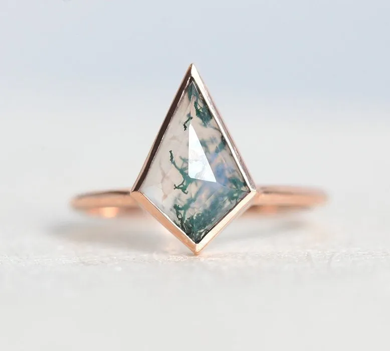 Zara Kite Moss Agate Ring vy 2