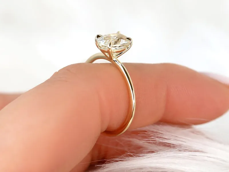 1.98ct Ready to Ship Layla 14kt Gold Butter Champagne Sapphire Oval Solitaire Ring vy 3