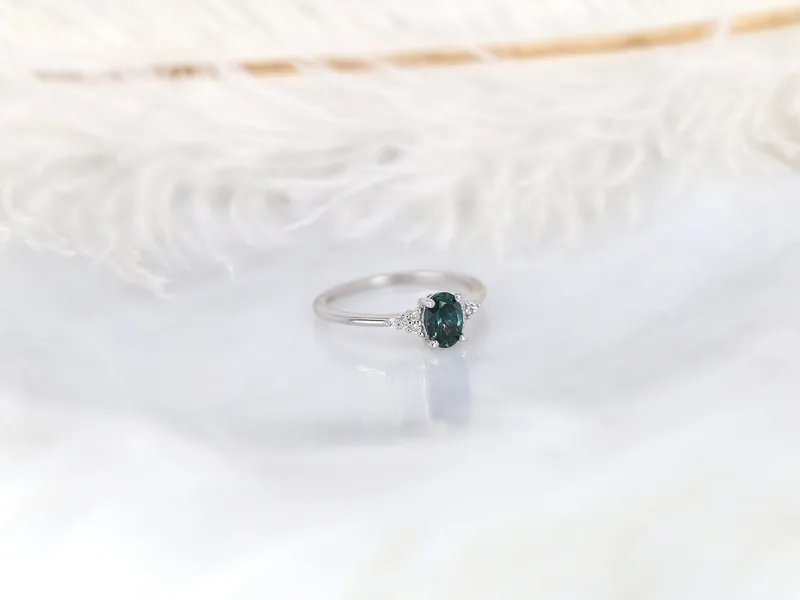 0.79ct Ready to Ship Maddy White 14kt Gold Peacock Teal Montana Sapphire Oval Cluster Ring vy 3