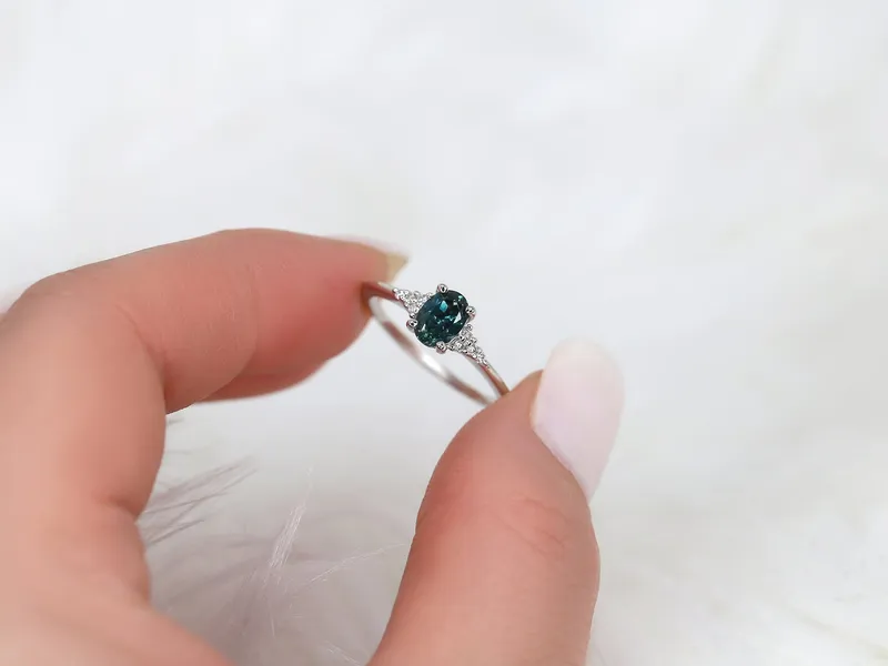 0.79ct Ready to Ship Maddy White 14kt Gold Peacock Teal Montana Sapphire Oval Cluster Ring vy 8