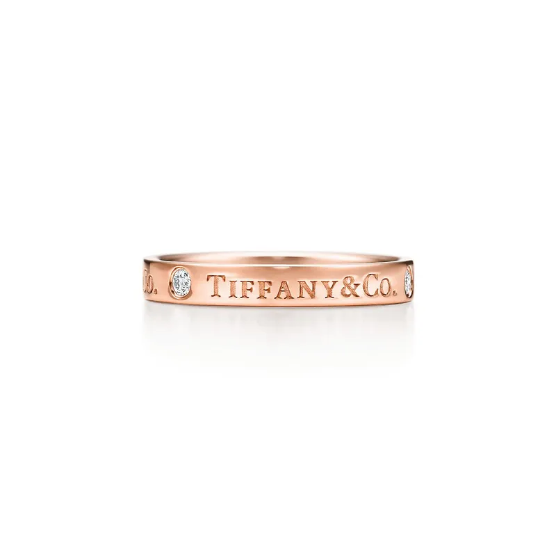 T&CO.® Band Ring round cut engagement ring