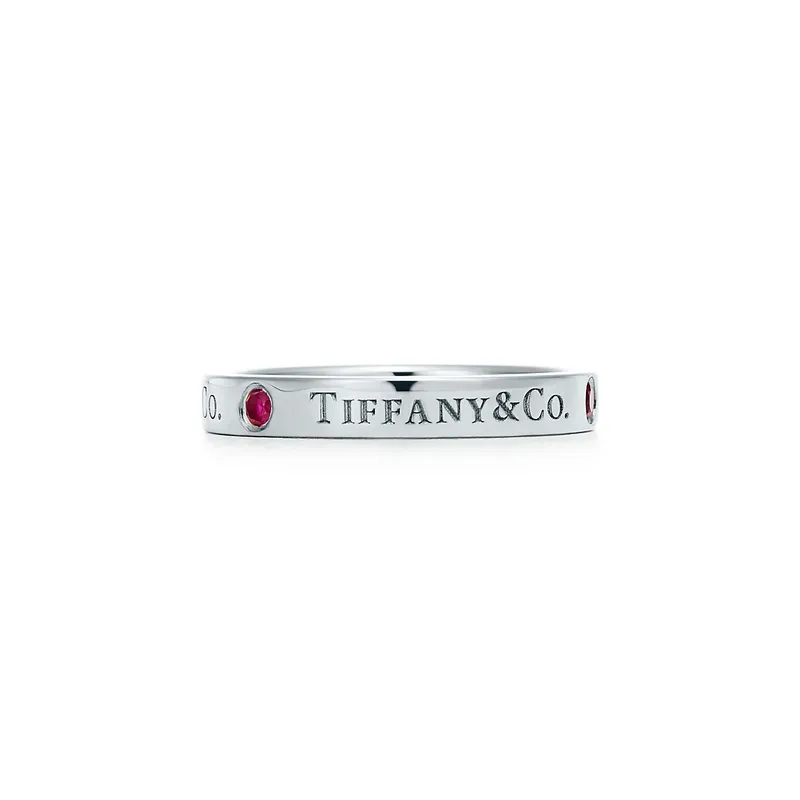 T&CO.® Band Ring round cut engagement ring in platinum