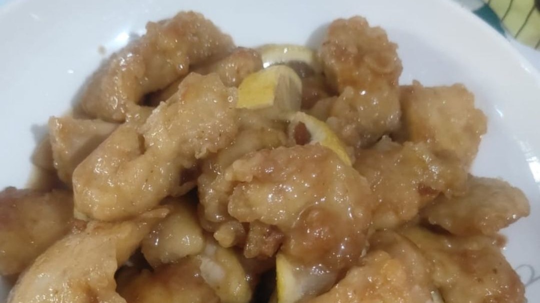 Learning how to cook lemon chicken :)