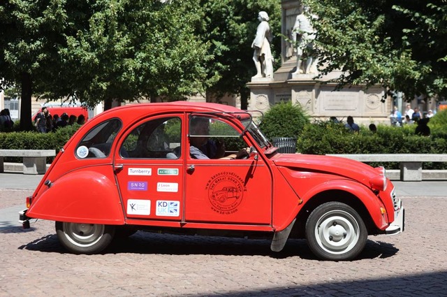 The 2CV proudly acknowledging our Generous Sponsors.