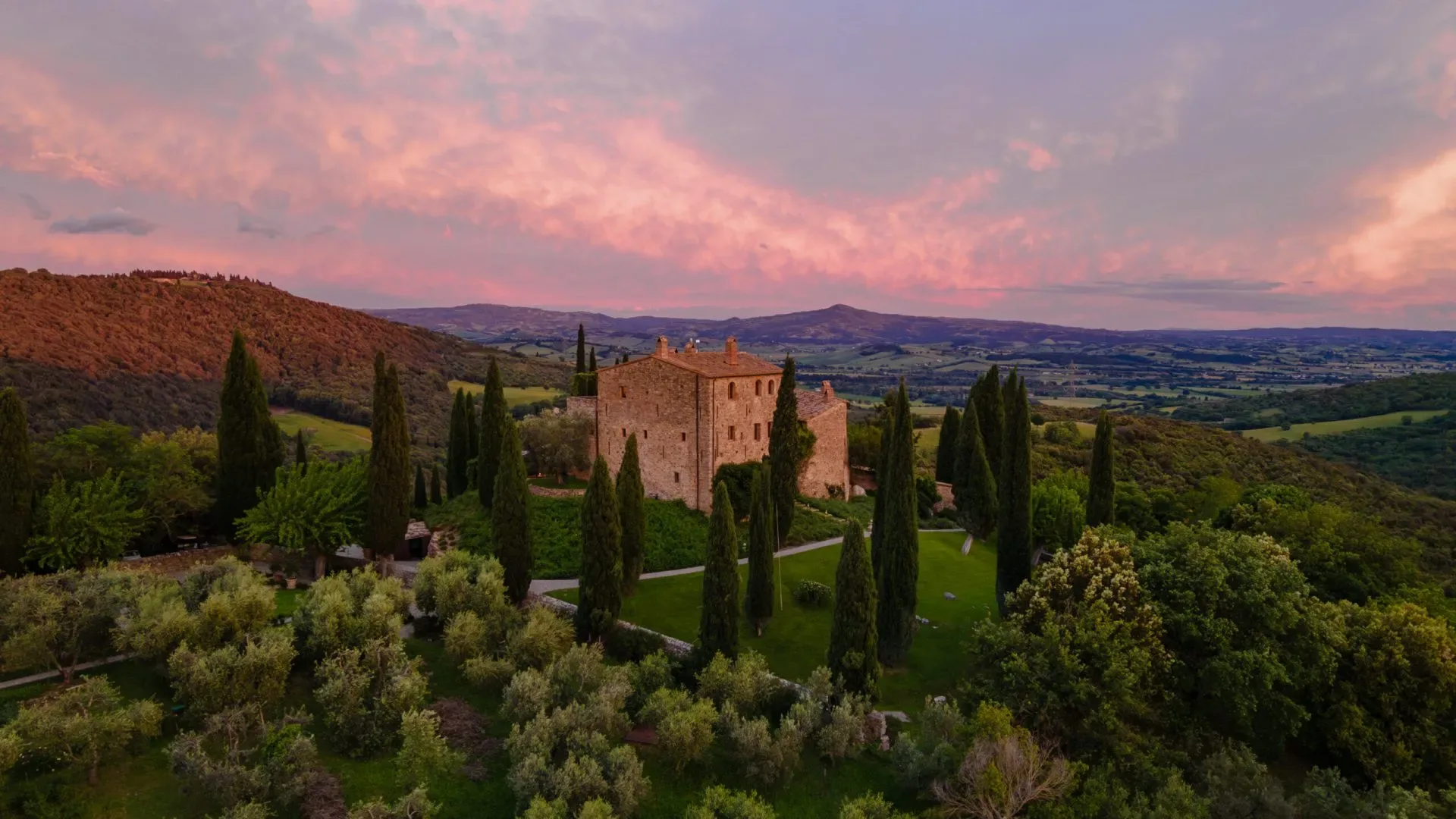 Castello di Vicarello Wedding Guide (2027): Cost, Capacity & Everything to Know