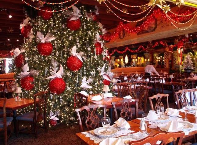 DC Restaurants That Go All Out for Christmas: The Most Festive Decorations in Washington (2026)