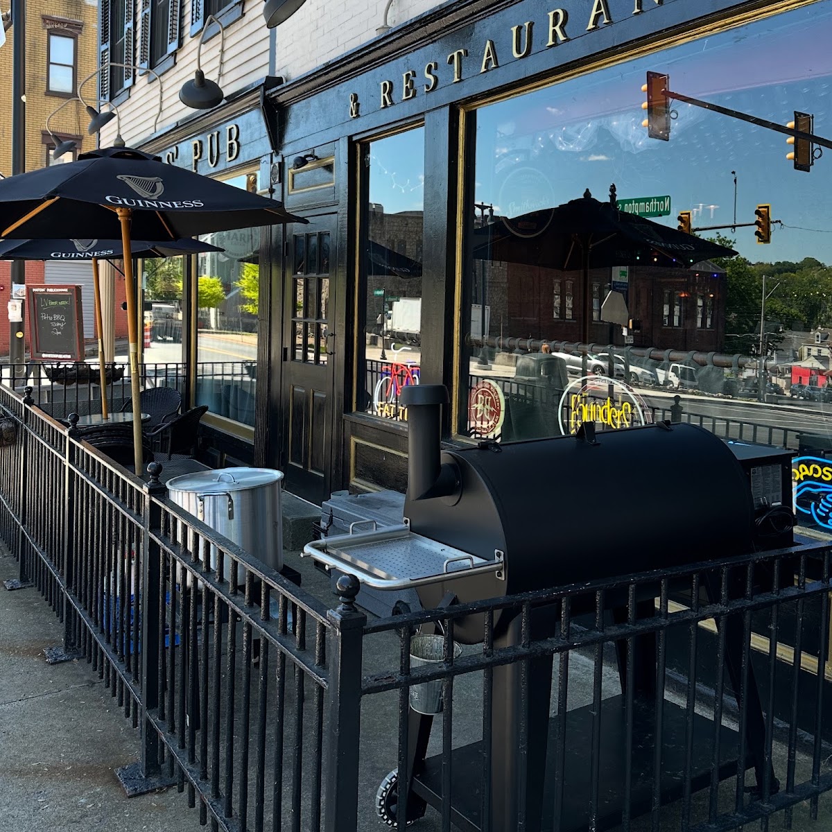 Porters' Pub & Restaurant