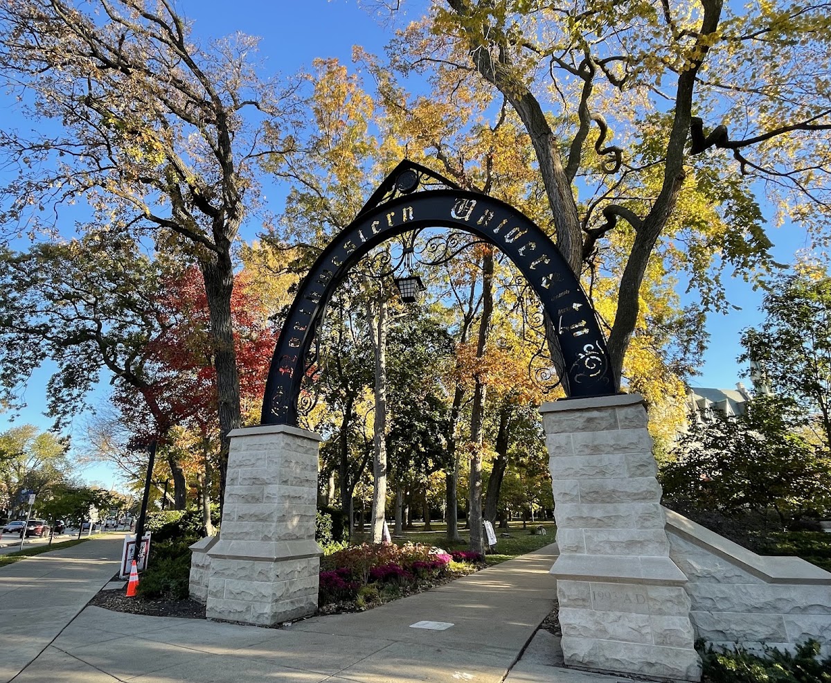 Northwestern University Guide (2026): Where to Eat, Drink & Stay in Evanston