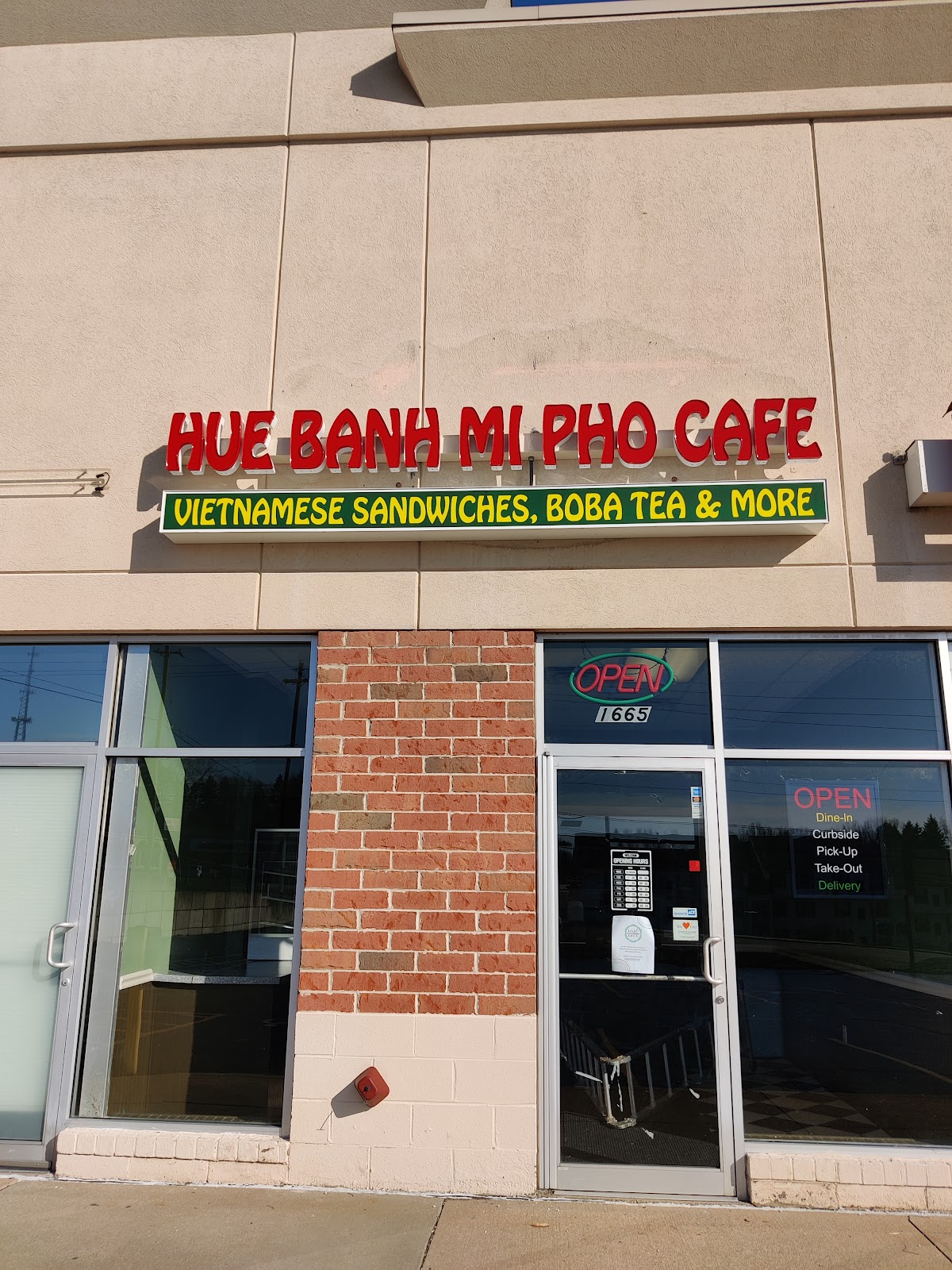 Huế Bánh Mì & Phở Cafe