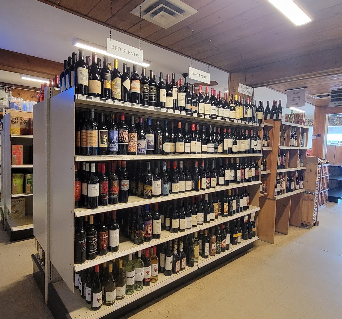 Hatch's Package Store