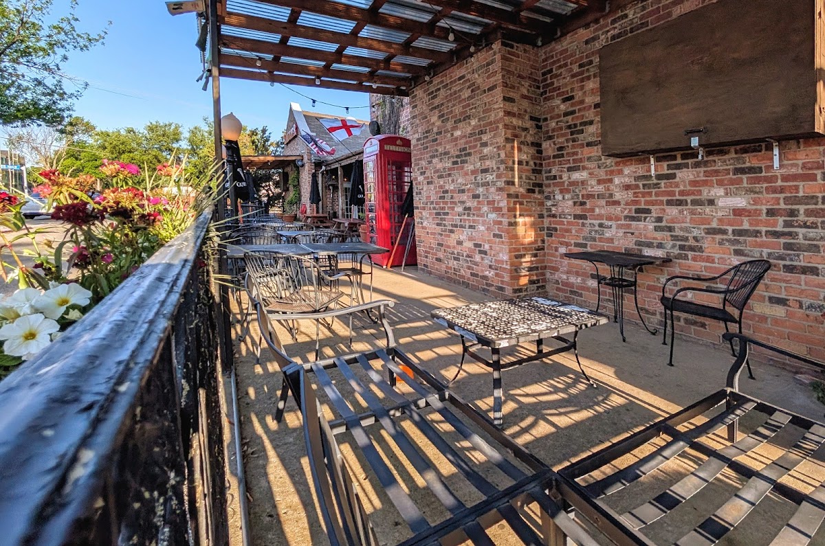 The Londoner Pub Addison