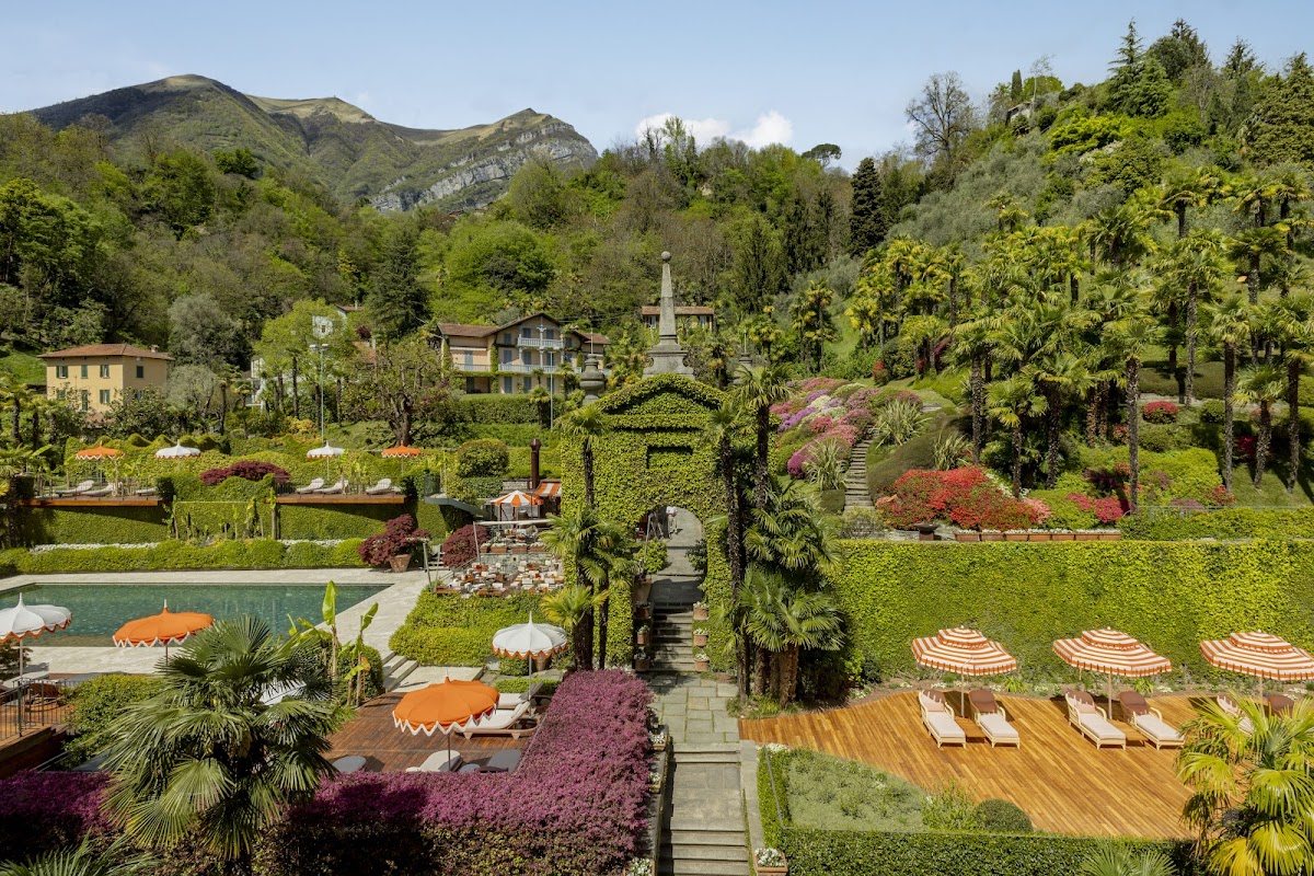 Grand Hotel Tremezzo — iconic Belle Époque lakefront luxury hotel in Tremezzina on Lake Como with floating pool, 90 rooms, and wedding capacity for 50–150 guests