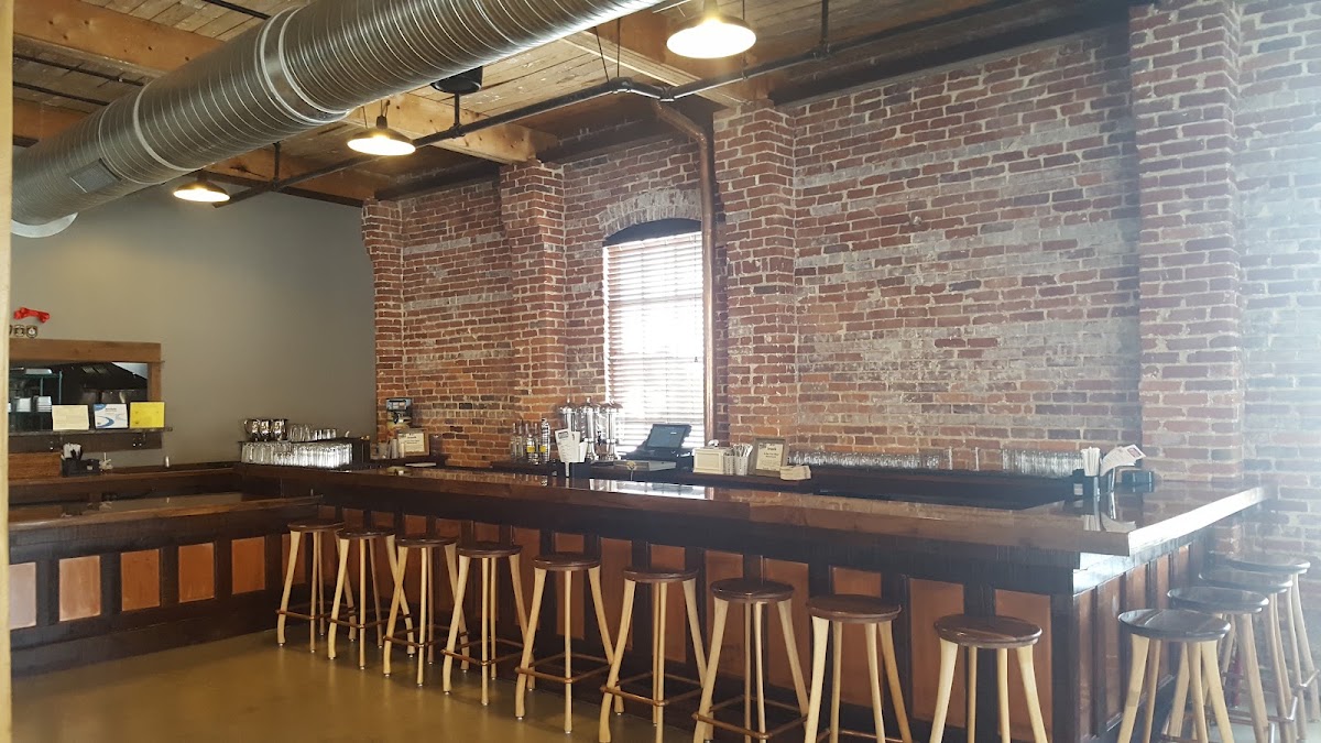 Mason Dixon Distillery & Restaurant