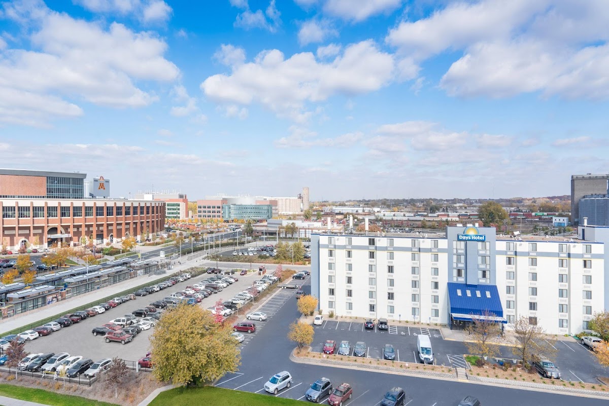 Days Hotel by Wyndham University Ave SE