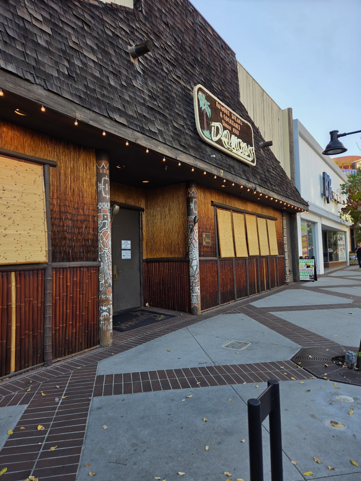 Damon's Steak House