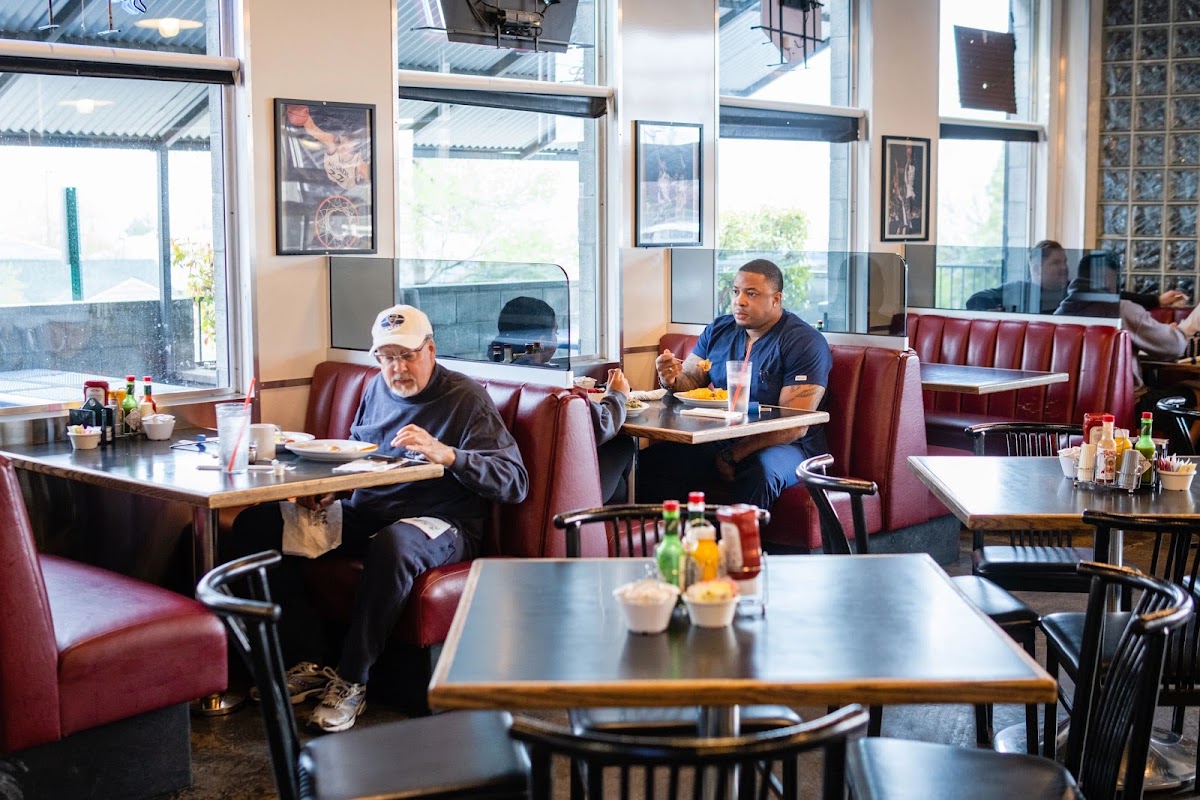 Archie's Giant Hamburgers & Breakfast