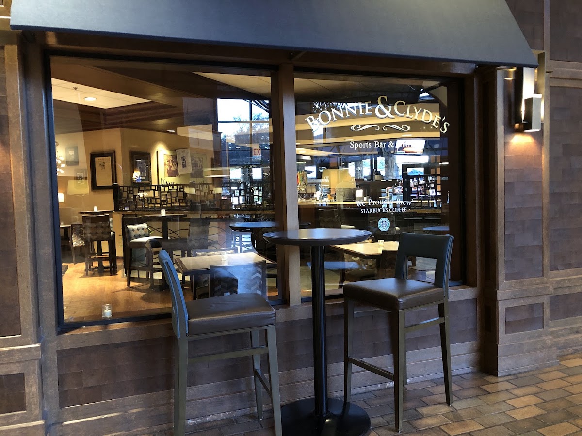 Bonnie & Clyde's Bar & Grill